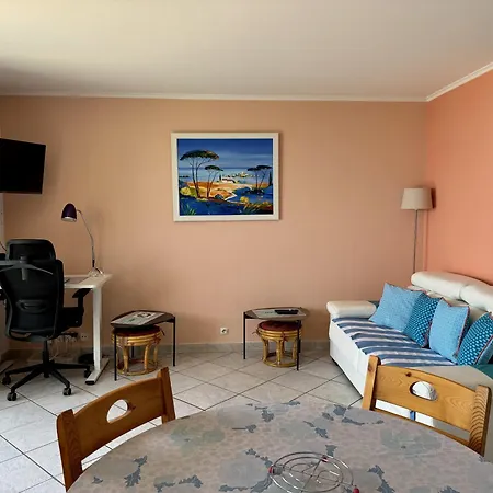 Bellevue Apartamento *